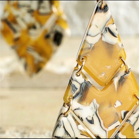 NEW Tiered Chevron Boutique Earrings Glossy Yellow and White - Picture 2 of 5